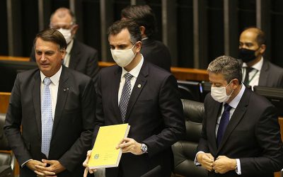 Vacinação deve ser ponto de atrito entre Bolsonaro e Congresso: “Vai ter confronto”