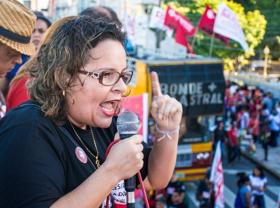 Educadores brasileiros repudiam inquérito criminal aberto pela Polícia Federal contra a dirigente sindical Erika Suruagy