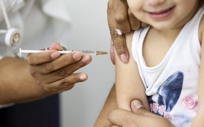 Vacina contra covid-19 CoronaVac é segura e produz anticorpos em crianças e adolescentes