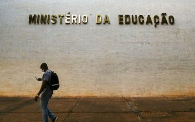 Após saída de dois ministros no mesmo dia, secretária de Educação Básica deixa cargo