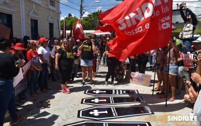 Aulas presenciais sem vacinação submeteria população de Fortaleza a massacre, avalia Sindiute