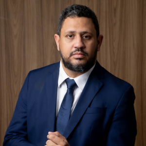 Dr. Roger Cid